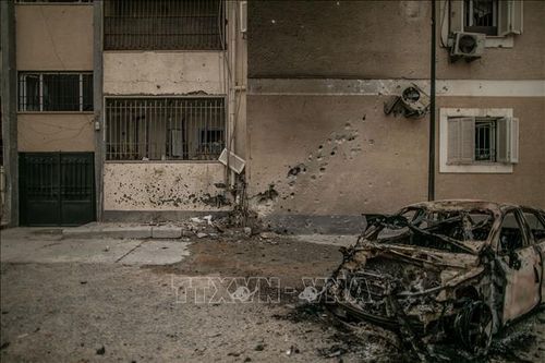 Tên lửa phóng vào Tripoli, ít nhất 5 thường dân thiệt mạng
