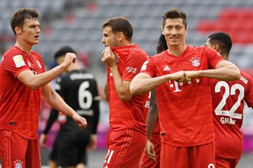 Bayern đá như 'đi chơi' cũng vô địch đến nơi