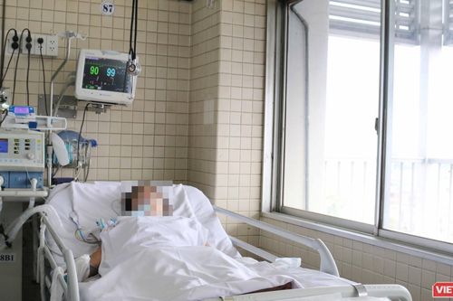 TP.HCM: Cháy nhà, bố tử vong, cấp cứu ba mẹ con bị ngạt khói