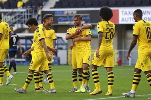 Borussia Dortmund vớt vát hy vọng bằng chiến thắng tưng bừng 6-1
