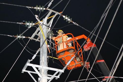 Thái Nguyên: Đứt đường dây 110kV gây mất điện trên diện rộng