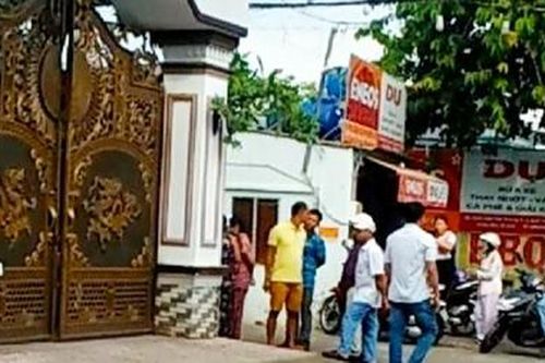 Nghịch tử đâm chết cha nuôi trong ngôi biệt thự