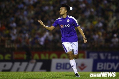 Thành Chung đá tiền đạo, HLV Park Hang Seo còn phải lo dài