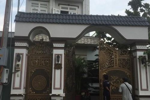 Kẻ sát hại cha nuôi trong căn biệt thự ở vùng ven Sài Gòn khai gì?