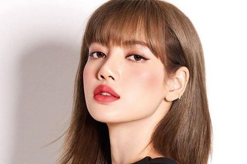 Lý do nào khiến fan K-Pop đặc biệt quan tâm vụ việc Lisa bị lừa gạt gần 19 tỷ đồng?