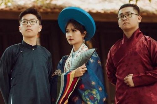 Học sinh trường chuyên chụp ảnh kỷ yếu phong cách cổ phục