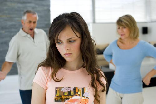 'Teen ơi, làm bạn nhé' - 10 điều cha mẹ thường hiểu nhầm con