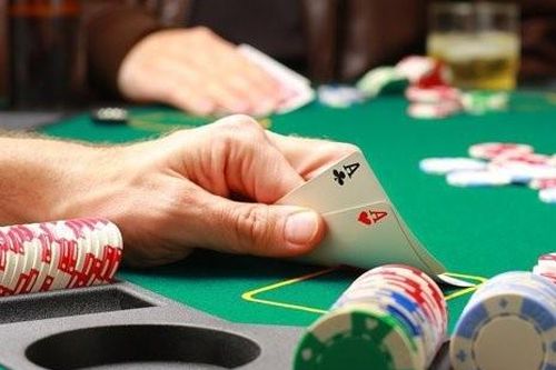 Giám đốc TT Điều dưỡng người có công bị đình chỉ vì đánh bạc