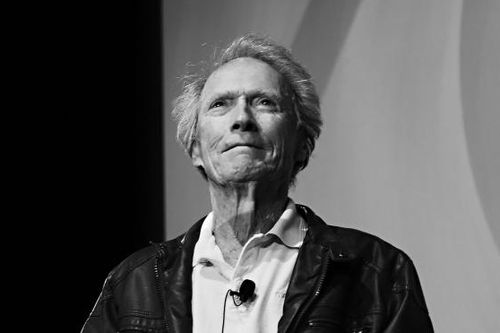 Huyền thoại Clint Eastwood tròn 90 tuổi: Gã 'cao bồi già' không mệt mỏi