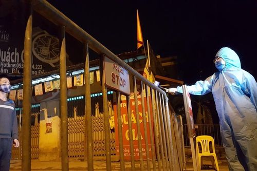 Phóng viên Nguyễn Chinh và kỉ niệm những ngày tác nghiệp thầm lặng trong đại dịch covid-19