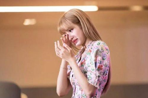 Lisa (Blackpink) xác nhận bị lừa tiền tỷ, phía công ty YG nói gì?