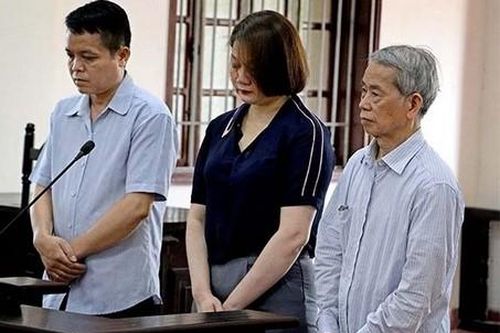 Nữ cán bộ Thanh tra tỉnh Hòa Bình lừa xin việc để chiếm đoạt tài sản
