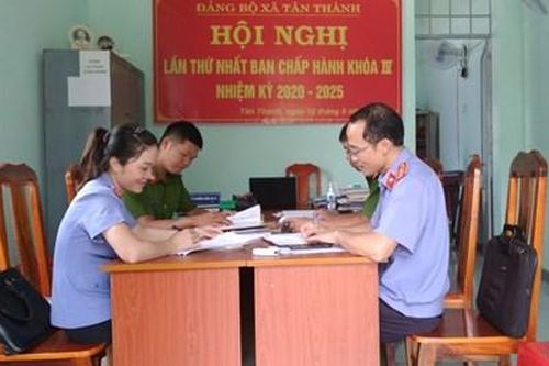 VKSND huyện Krông Nô trực tiếp kiểm sát tại các UBND xã, thị trấn