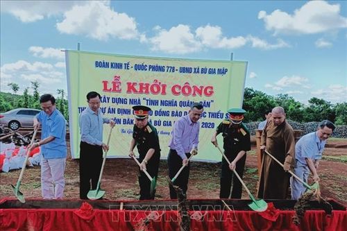Xây dựng nhà tình nghĩa cho đồng bào dân tộc thiểu số vùng biên giới