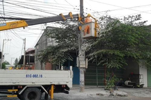 Bình Dương: 1 người đàn ông bị điện giật chết vì dây điện rơi trúng