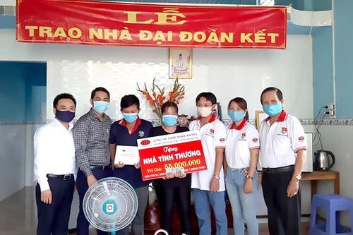 Tập trung vận động nguồn lực chăm lo cho người nghèo