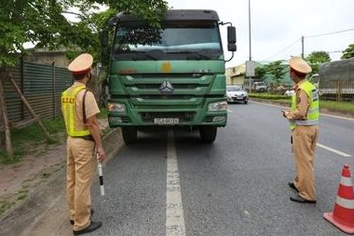 CSGT tuần lưu xử lý xe quá tốc độ, cơi nới thùng xe