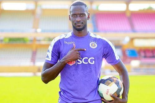 Hà Nội FC chuyển quân cho Quảng Nam: Sau Hoàng Vũ Samson đến lượt Ibou Kebe