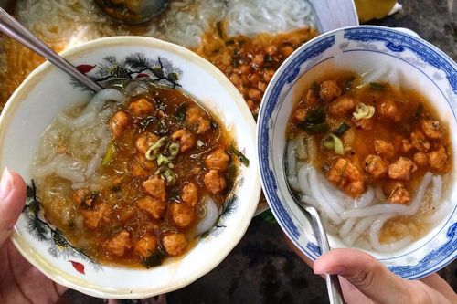 Ăn gì khi chỉ có một ngày ở Huế?