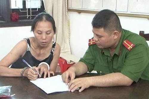 Người phụ nữ có 10 tiền án chuyên trộm tiền của khách du lịch