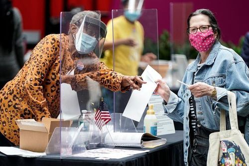 Bầu cử Mỹ 2020: Hình ảnh ngày bỏ phiếu 'nhộn nhịp' nhất trong đại dịch Covid-19