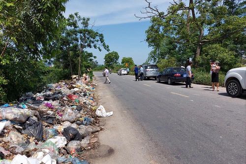 Doanh nghiệp thu gom rác ngập nợ, hàng trăm lao động thấp thỏm