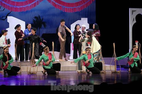 Thêm hai đêm, 'Bệnh sĩ' lại cháy vé