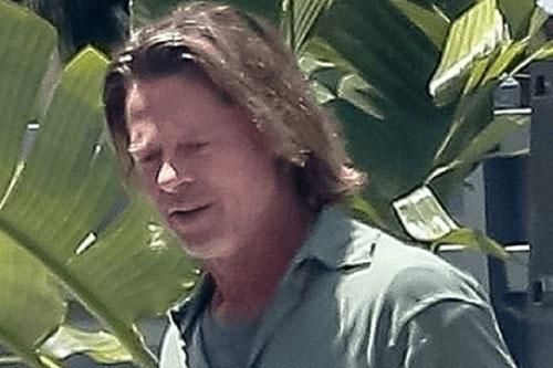 Không thể nhận ra Brad Pitt sau thời gian dài tránh dịch: Tóc dài lượt thượt, râu ria xồm xoàm