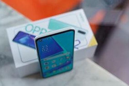 Mở hộp OPPO A52: Smartphone 'anh em song sinh' với OPPO A92 nhưng giá tốt hơn