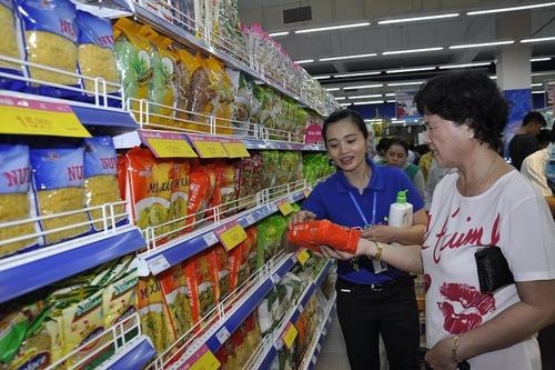 Dịch bệnh được khống chế, thị trường trong nước sôi động trở lại