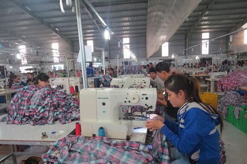 Doanh nghiệp may mặc, thủy sản gặp nhiều khó khăn do dịch Covid-19