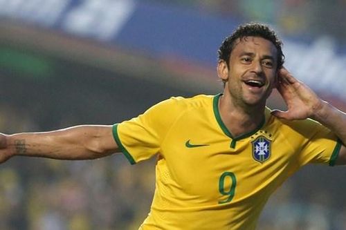 Cựu danh thủ Brazil đạp xe 600km gây quỹ giúp người nghèo