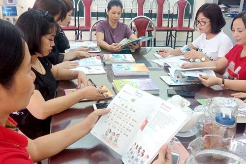 Khẩn trương hoàn thành việc lựa chọn sách giáo khoa lớp 1