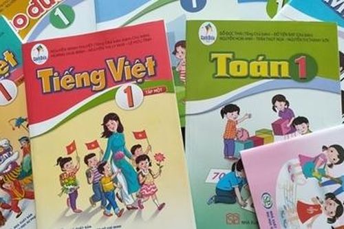 Lựa chọn sách giáo khoa: Cả tỉnh chọn một bộ sách - có bất thường?