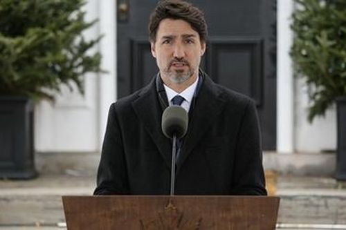 Thủ tướng Canada 'đứng hình' 21 giây khi nhận định về ông Trump