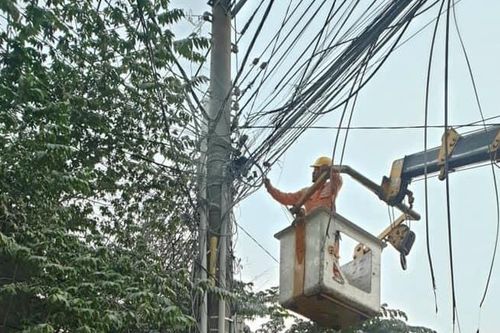 Một người tử vong vì dây điện bốc cháy, rớt trúng người