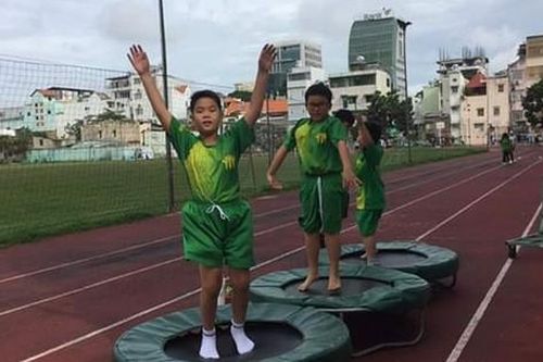 Trẻ sẽ tăng vọt chiều cao trong ngày hè nếu được quan tâm đến các yếu tố vô cùng quan trọng mà ít người để ý này