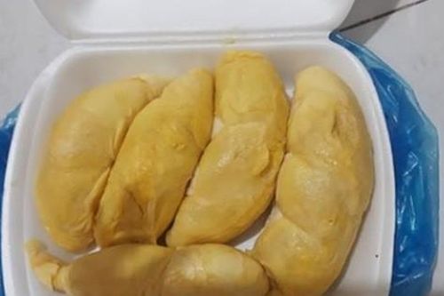 Thấy vợ mua sầu riêng, chồng khó chịu mắng 'đã ăn bám còn tiêu hoang' rồi nhận về cú 'phản đòn' đầy thuyết phục