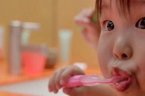 Chăm sóc răng cho trẻ từ bào thai đến 3 tuổi