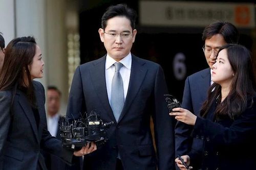 Cơ quan công tố Hàn Quốc xin lệnh bắt 'thái tử Samsung'