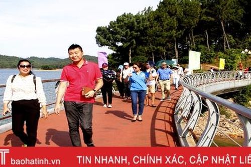 Hơn 200 công ty du lịch các tỉnh phía Bắc khảo sát, kết nối du lịch tại Hà Tĩnh