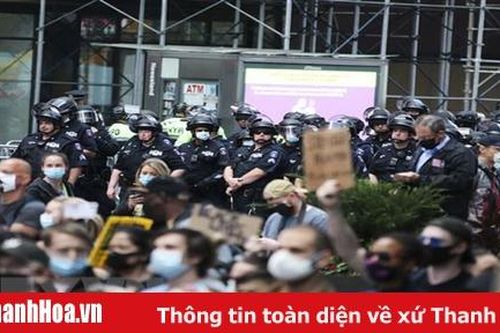 Thủ tướng Anh lên án vụ giết hại người đàn ông da màu tại Mỹ