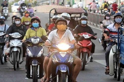 Bỏ quy định 'cứng' bắt buộc xe máy bật đèn ban ngày
