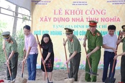 Khởi công xây dựng nhà tình nghĩa cho CBCS có hoàn cảnh khó khăn
