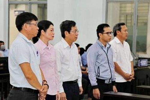 Đang lập thủ tục khai trừ đảng cách chức 1 Phó Chủ tịch TP Nha Trang