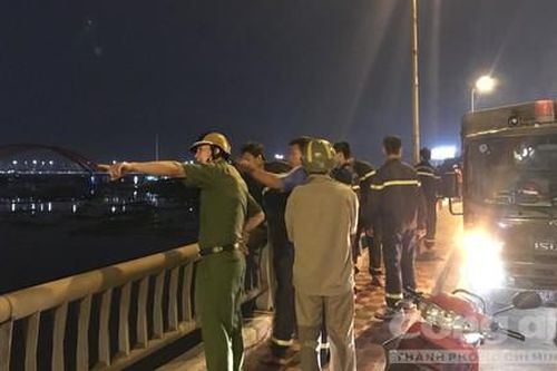 Nam sinh để lại balo, nhảy từ cầu Bình Triệu xuống sông Sài Gòn tự tử