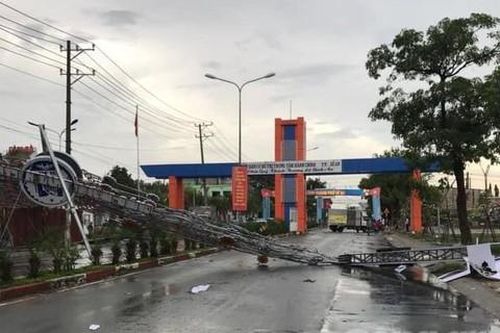 Nhiều công trình trong trung tâm hành chính TP.Dĩ An ngã đổ sau mưa