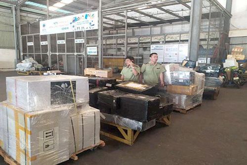 Phát hiện, tạm giữ 53 kiện hàng nhập lậu tại kho hàng sân bay Nội Bài