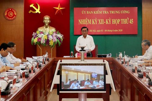 Ủy ban Kiểm tra Trung ương kỷ luật hàng loạt cán bộ