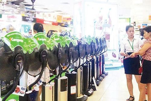Sôi động thị trường hàng chống nóng